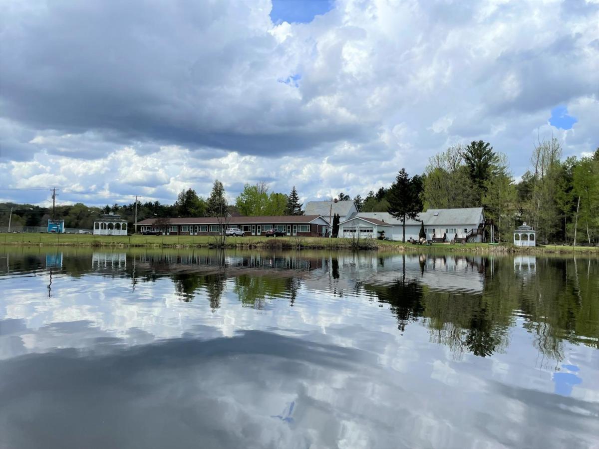 Sara Placid & 2* Saranac Lake