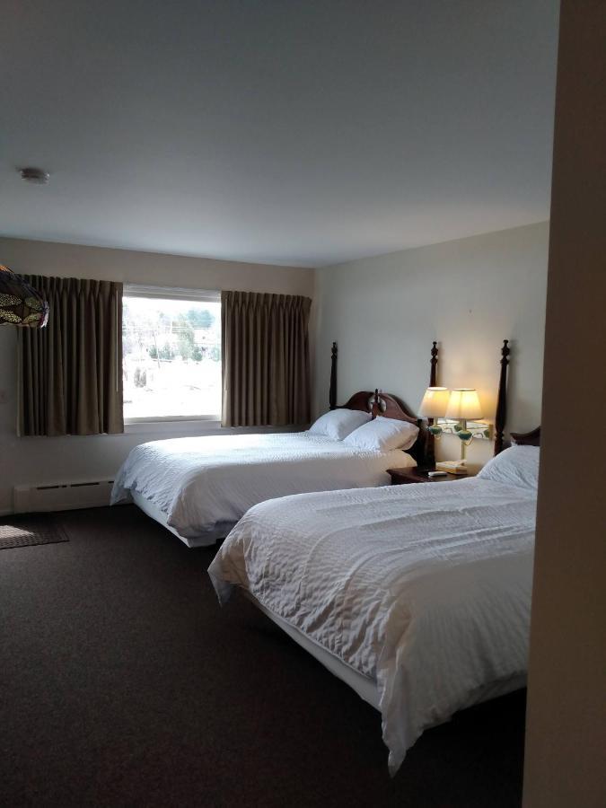 Sara Placid & 2* Saranac Lake