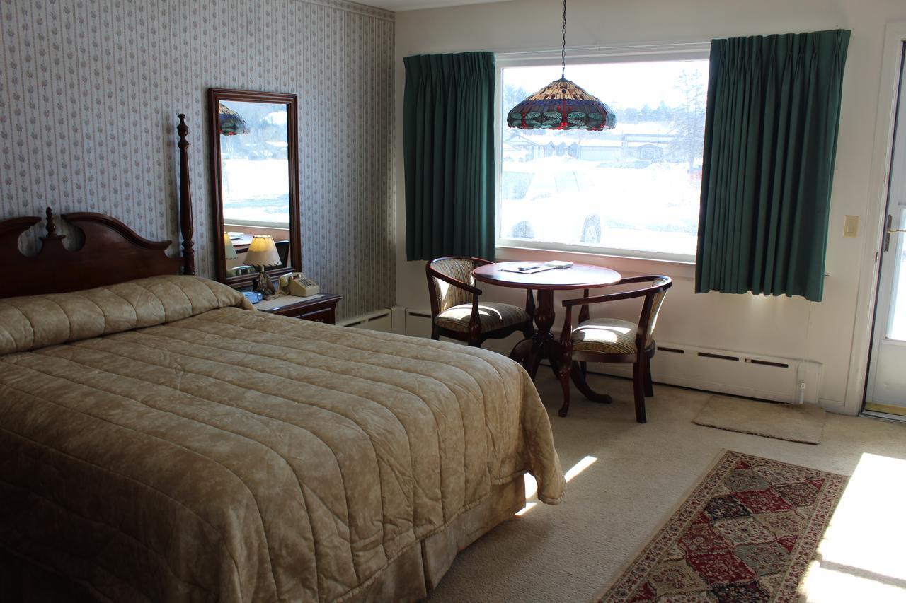 Motel Sara Placid & Saranac Lake